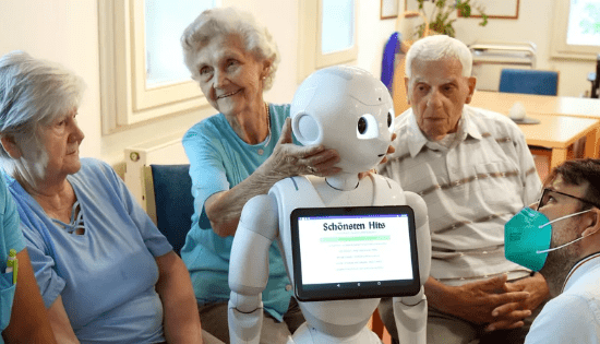 robots personas mayores